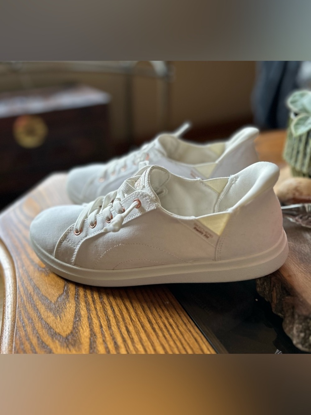 Sketchers Swift Fit hands free laced slip-ons